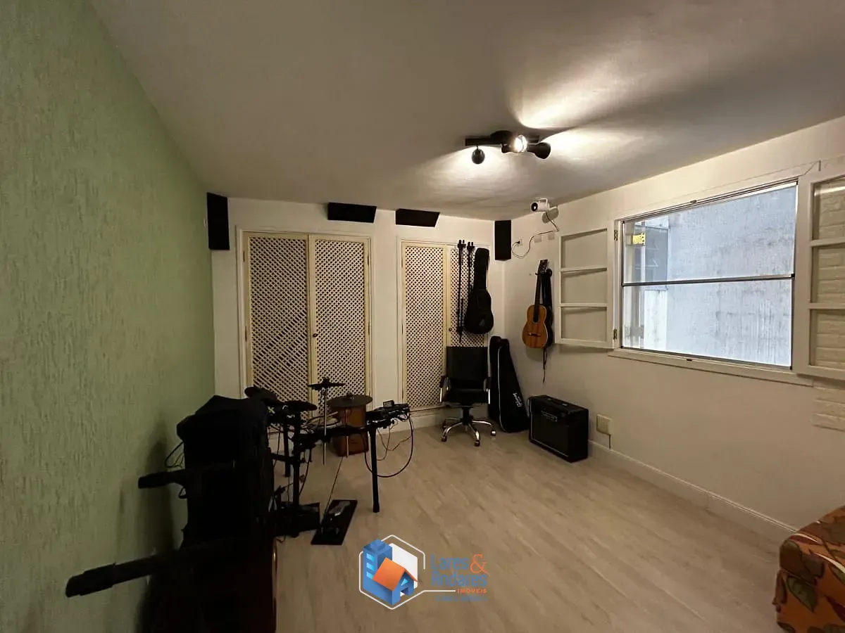 Imagem Sobrado para venda em Jardim São Paulo(Zona Norte) com 3 quartos, sendo 3 suítes, 203m²