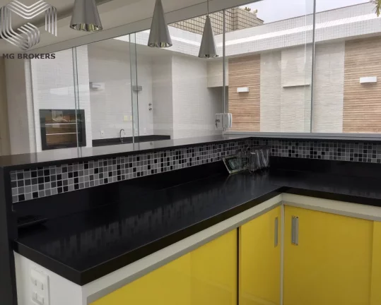 Imagem Cobertura de luxo à venda no Recreio dos Bandeirantes, Rio de Janeiro - 4 quartos, 4 suítes, 7 banheiros, 3 vagas de garagem - 360m² de área.