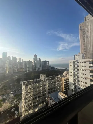 Imagem Apartamento alto padrão com 3 suítes e 3 vagas de garagem - Meia Praia | Itapema/SC