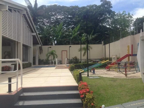 Imagem CASA NO CONDOMÍNIO VILLA DE SEVILHA - FLORES