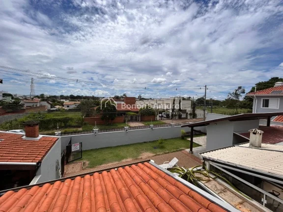 Imagem Casa muito bem distribuída em condomínio fechado, situada em uma das regiões mais valorizadas de ...