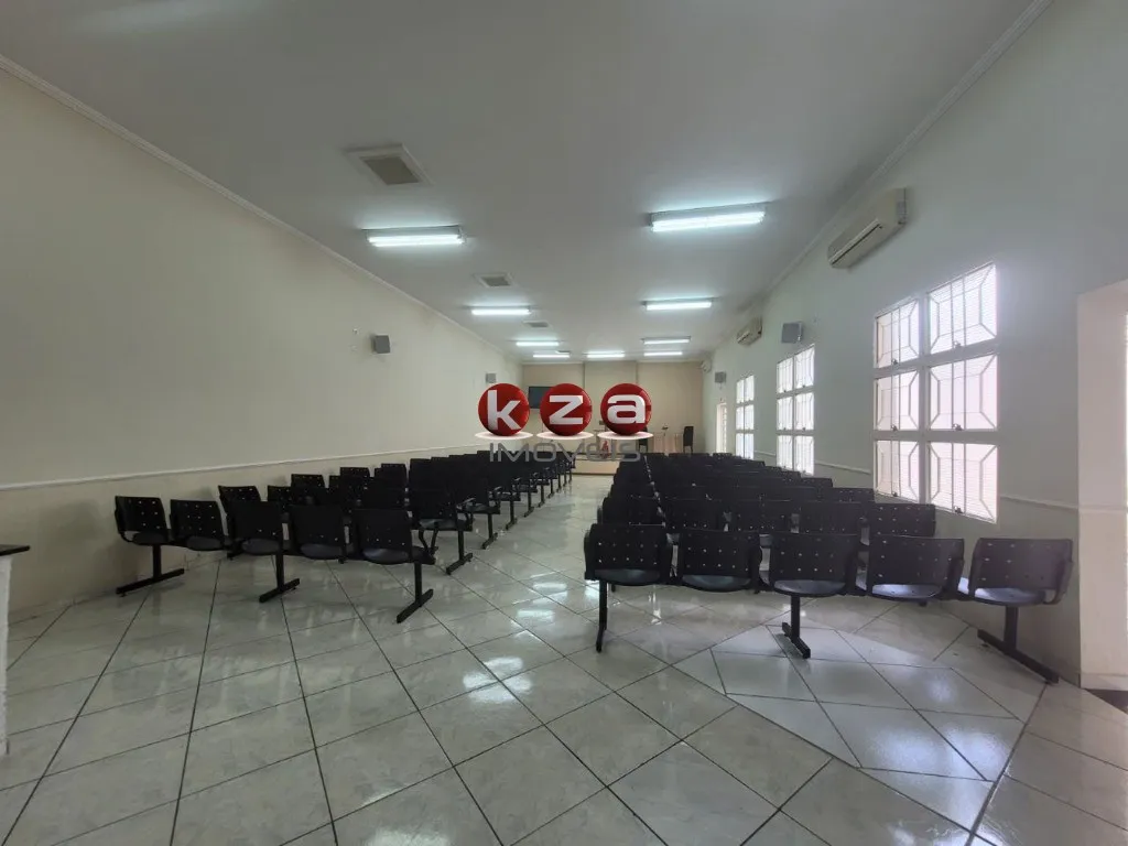 Imagem Casa Comercial à Venda em Valinhos-SP - Vila D'agostinho: 02 Quartos, 3 Salas, 1 Banheiro, 2 Vagas de Garagem, 182,00 m² de Área.