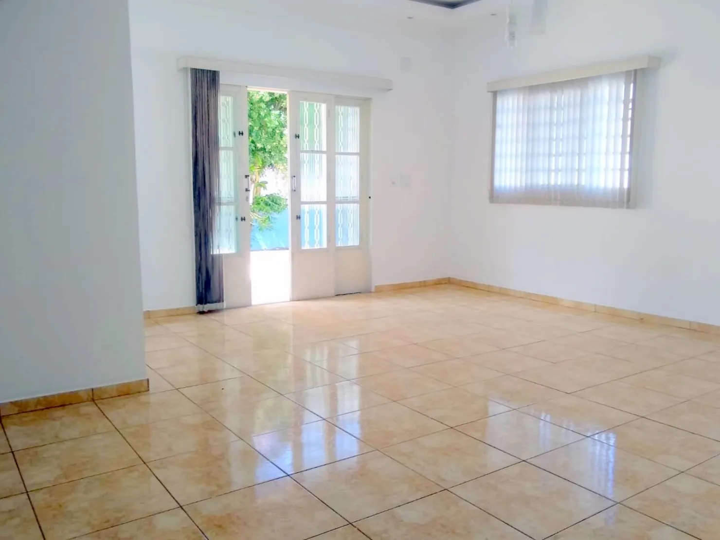 Imagem casa espetacular para venda ou locação, 4 Vagas, 353M², Jardim Primavera, Roseira - SP