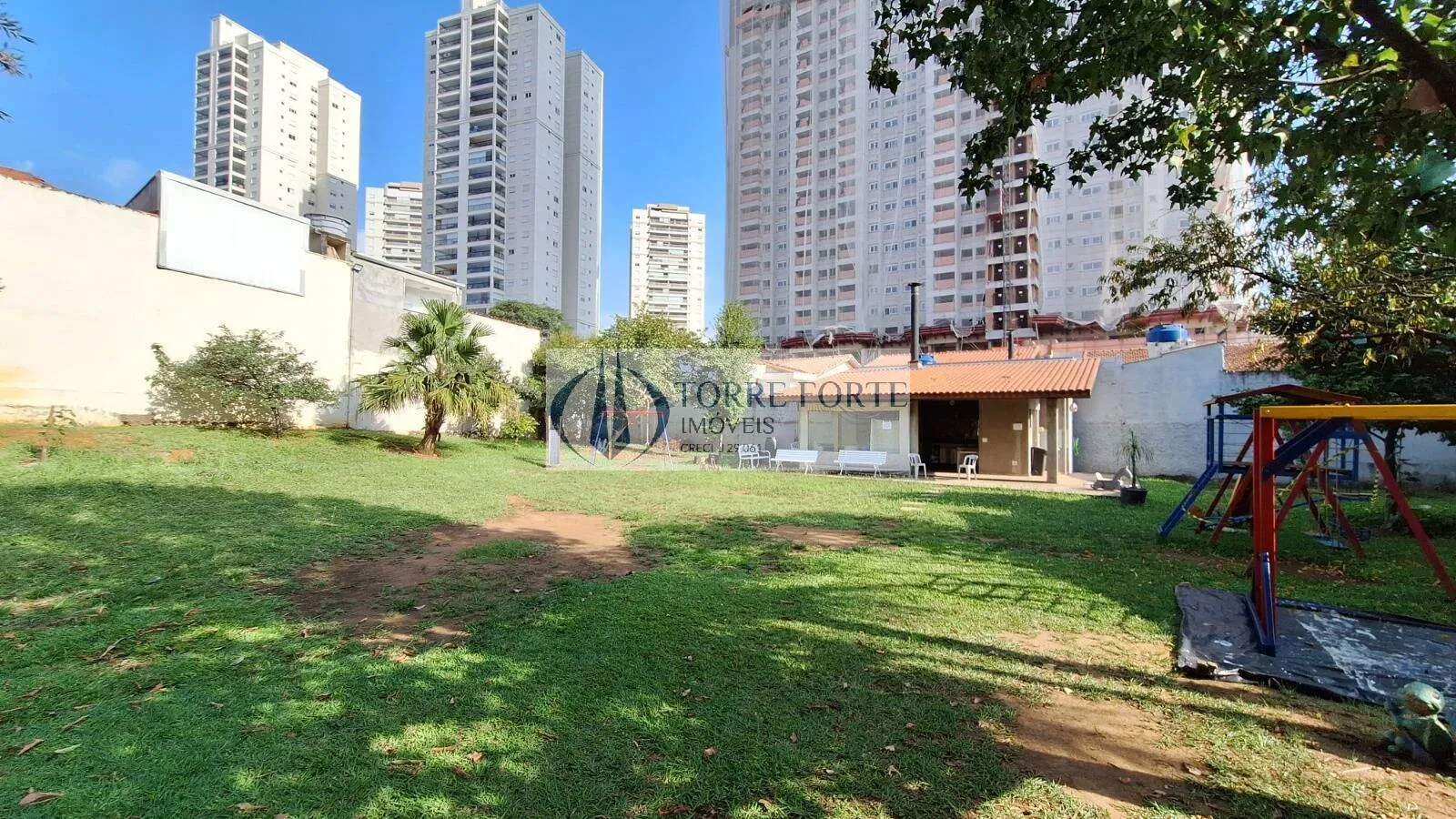 Imagem Sobrado 3 dormitórios 1suíte, 4 vagas em condominio no Jardim Independência