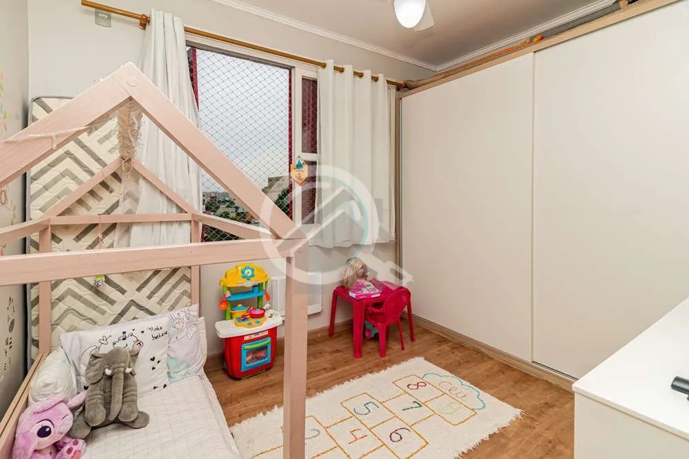 Imagem Descubra o charme deste apartamento totalmente reformulado, localizado no vibrante bairro de Petróp...