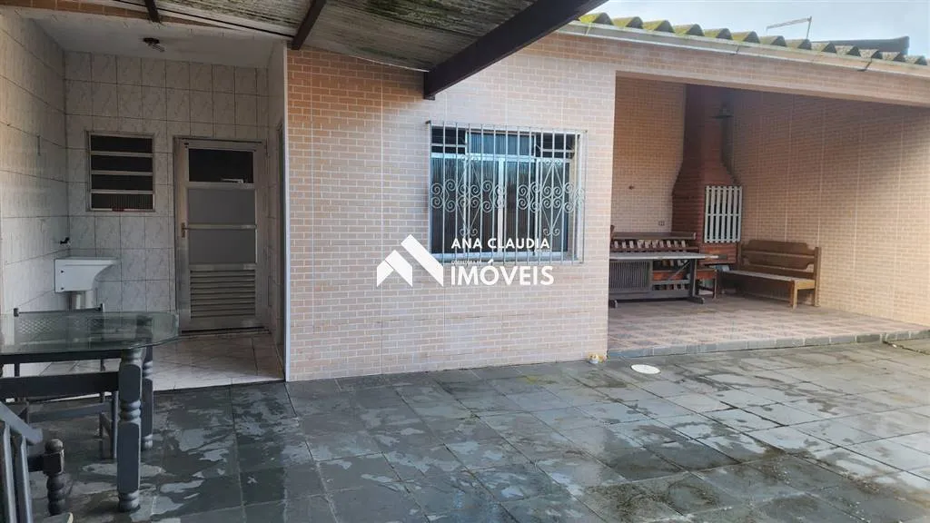 Imagem Casa a venda em Mongaguá, lote inteiro