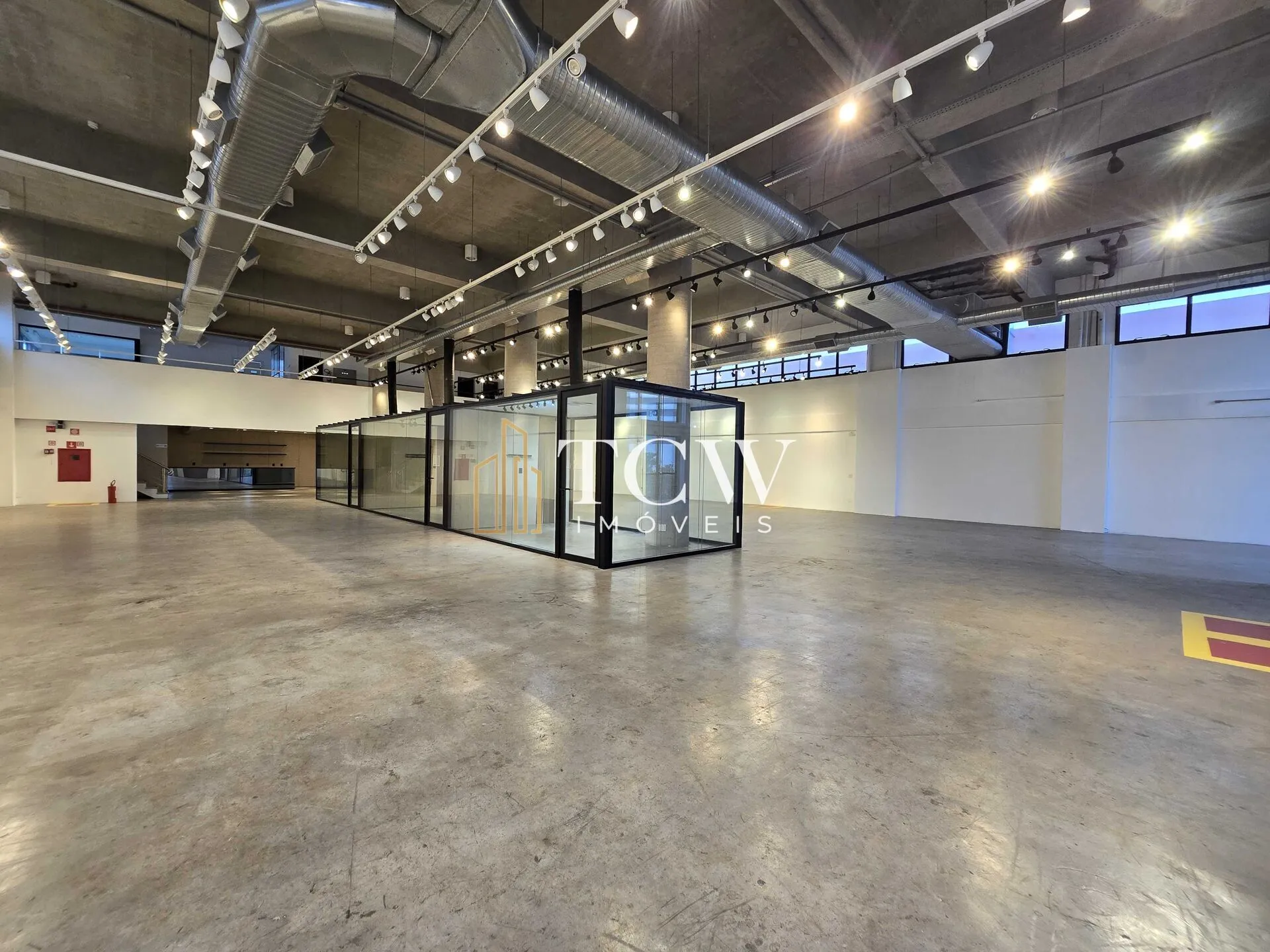 Imagem Galpão Logístico/Salão Comercial para Locação | 3.185m2 | Barra Funda/Sp