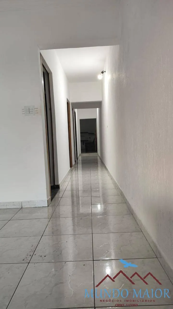 Imagem Assobradada Confortável 230m² em Bairro Simples e Prático!