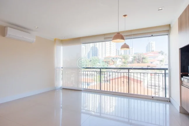 Imagem Apartamento com reforma impecável e com uma bela vista para o Campo de Marte!!! São 94m² de área...