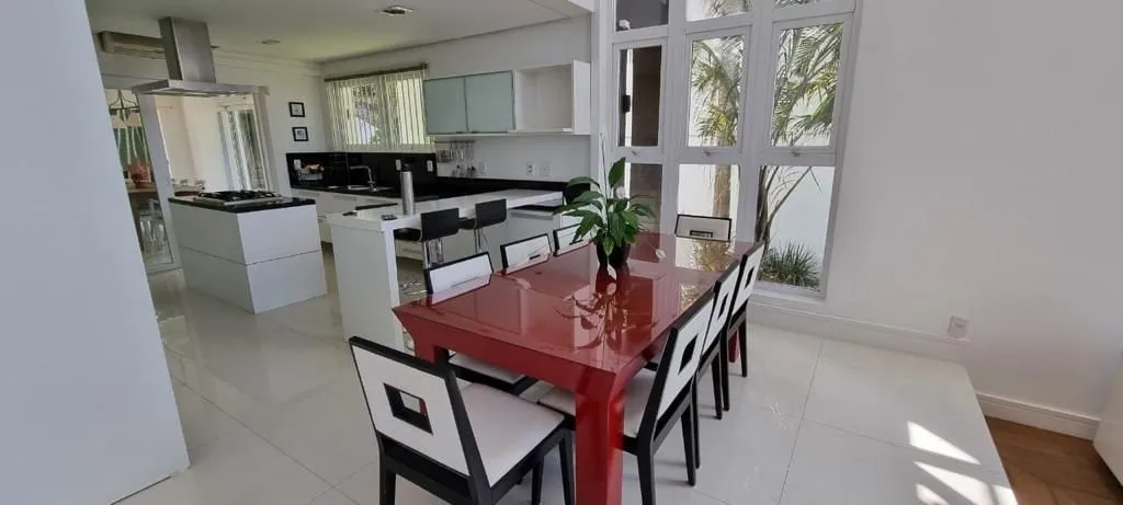 Imagem Casa com 3 suítes e piscina no Boa Vista