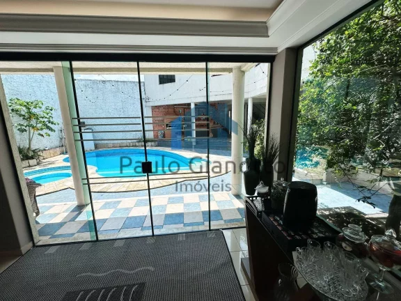 Imagem Casa espetacular à venda em Condomínio na Granja Viana