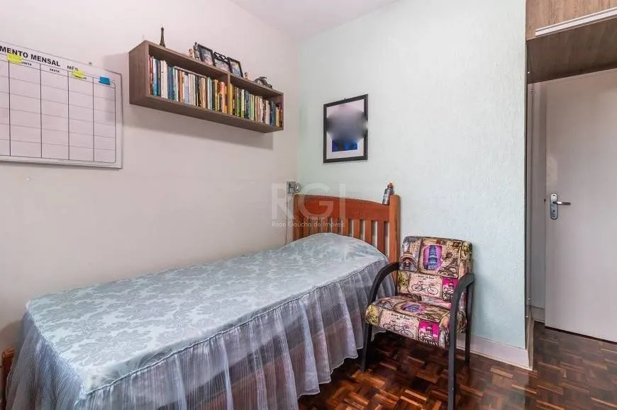 Imagem Apartamento 100m² no bairro Farroupilha - semi mobiliado, 3 dormitórios, 1 suíte e 1 vaga