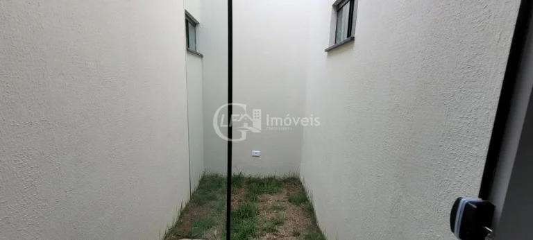 Imagem Imperdível oportunidade: Casa à venda em Campo Grande-MS, bairro São Francisco, 3 quartos, 1 suíte, 1 vaga de garagem!