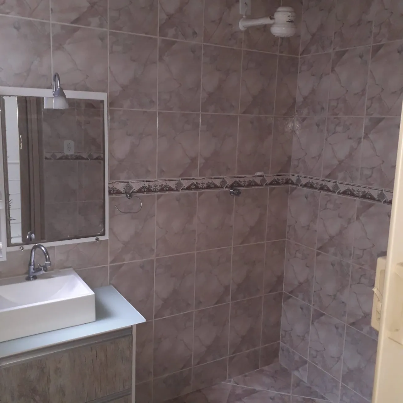 Imagem Casa à venda em Sorocaba-SP, Jardim Nilton Torres: 3 quartos, 1 suíte, 2 salas, 2 banheiros, 2 vagas de garagem, 125m².