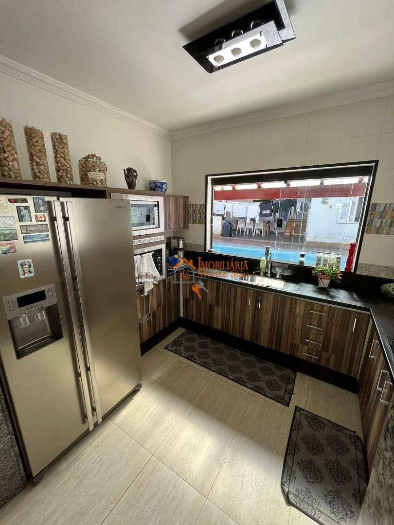 Imagem Sobrado com 4 dormitórios à venda, 256 m² por R$ 1.750.000,00 - Jardim Bom Clima - Guarulhos/SP