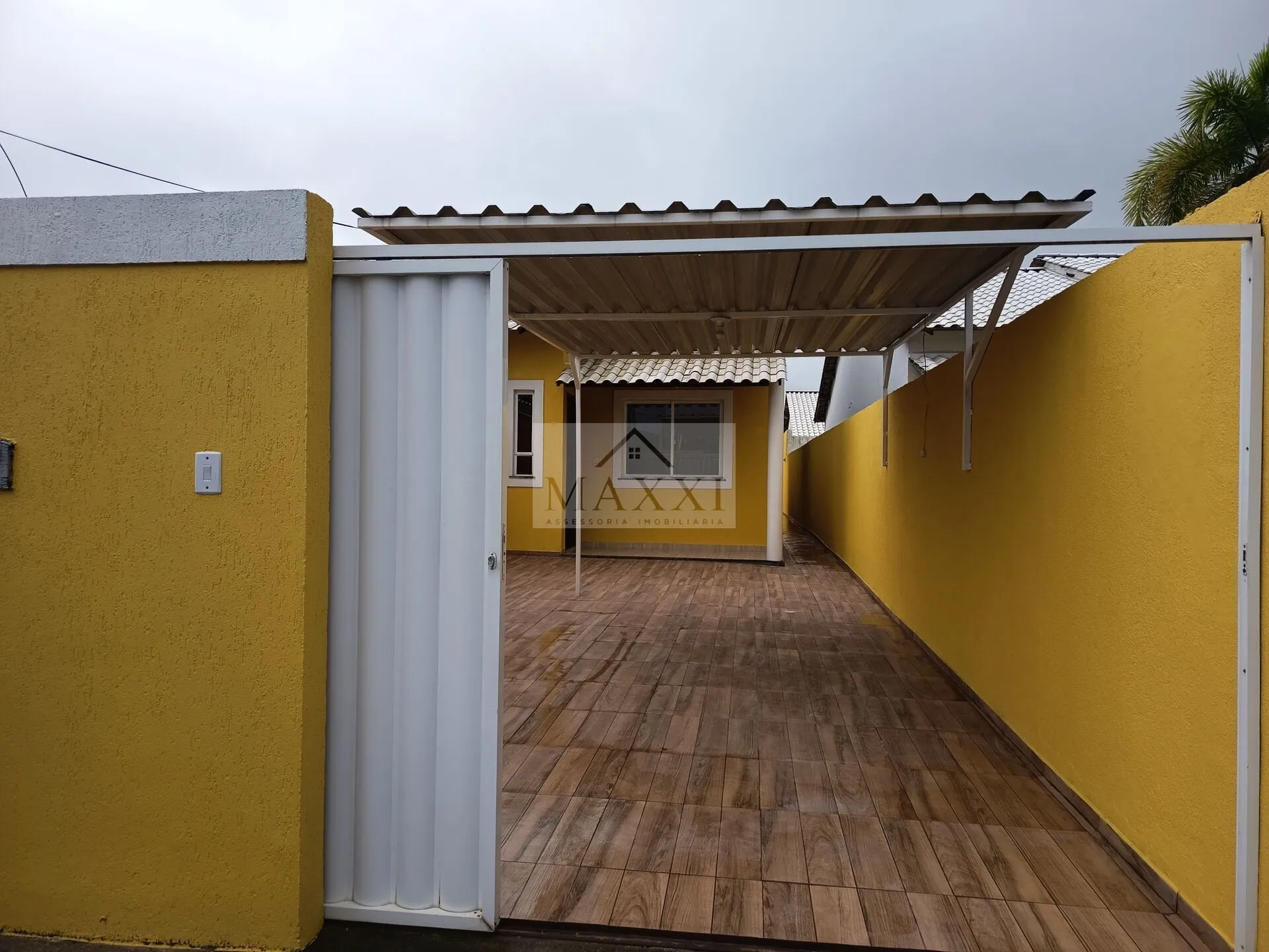 Imagem Casa Totalmente Reformada de 2 Quartos com Suíte e Quintal em Pedra de Guaratiba
