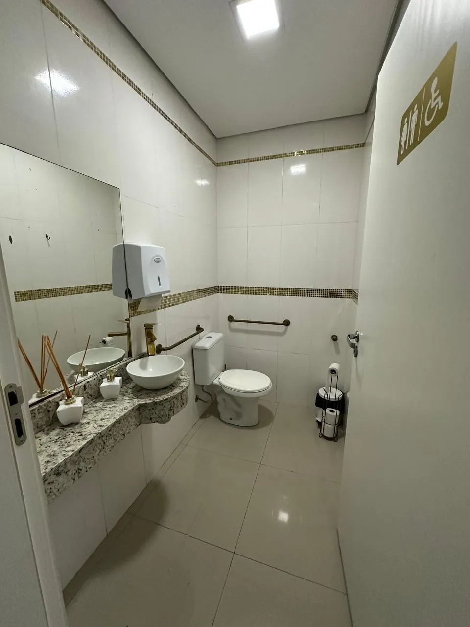 Imagem sala comercial completa