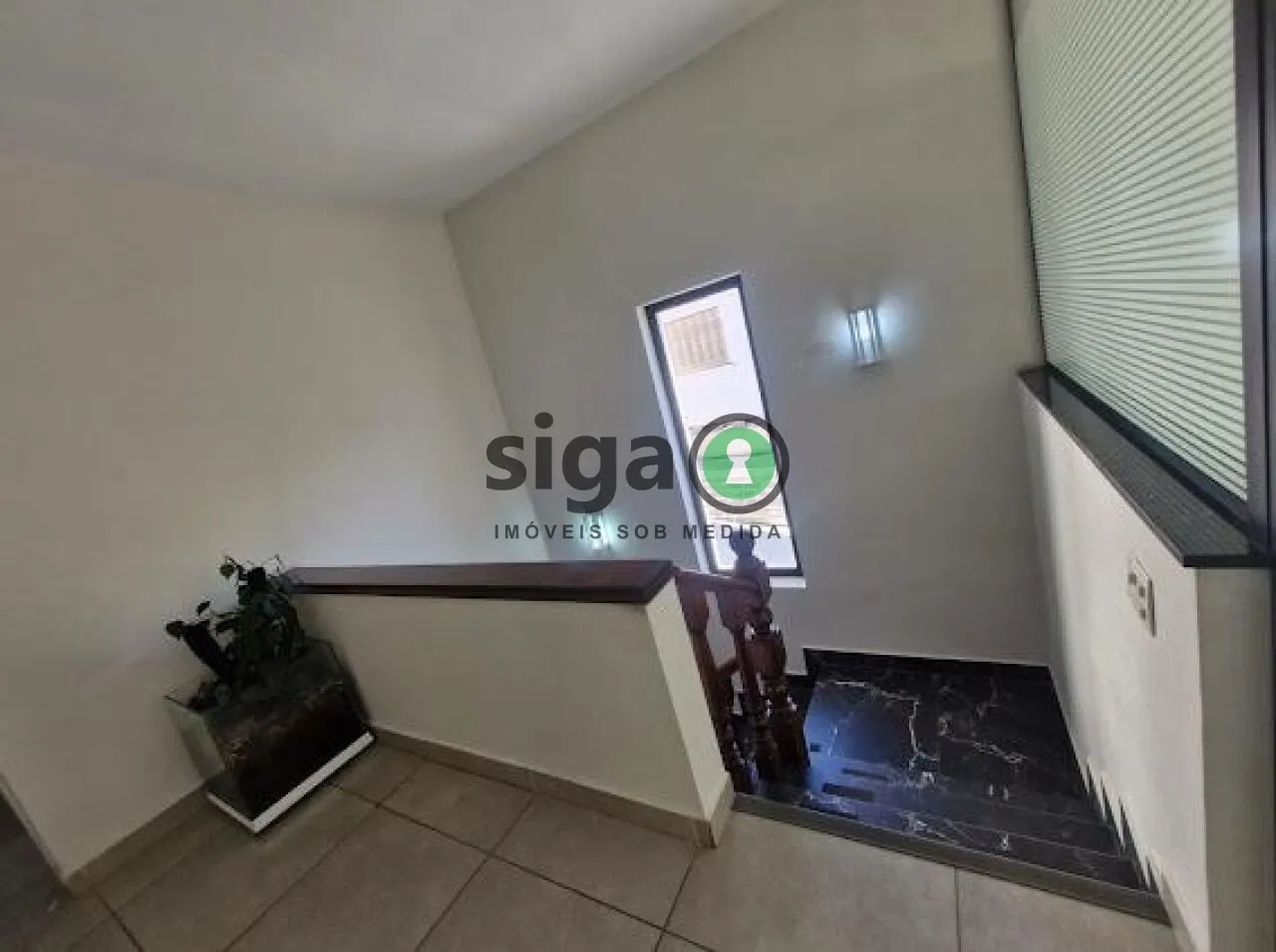 Imagem Casa Assobradada no Pacaembu, para locação Comercial ou venda com 10 salas, 11 vagas, reformada.