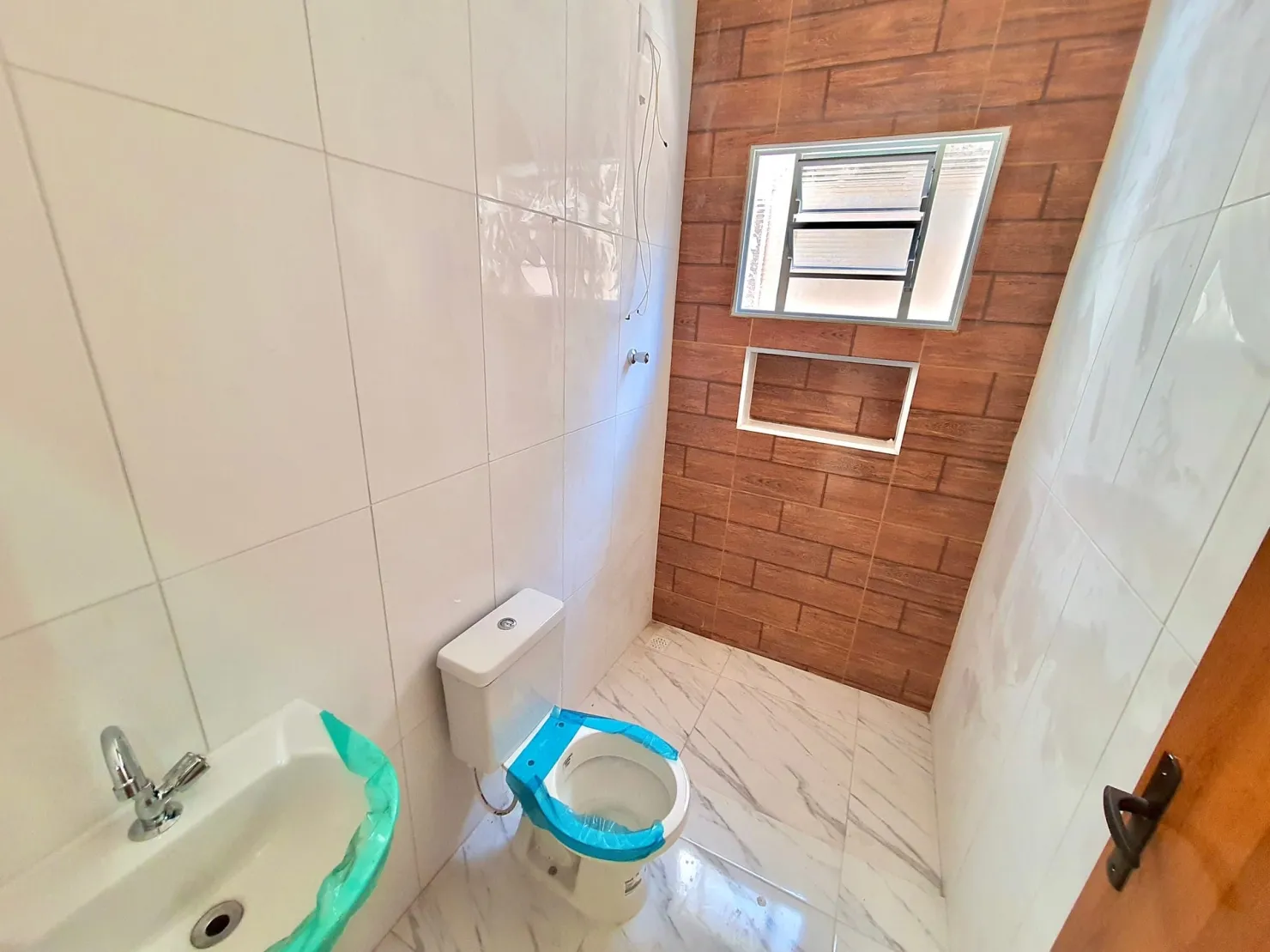 Imagem Casa à venda 2 Quartos, 1 Suite, 1 Vaga, 125M², Residencial Estoril, Taubaté - SP