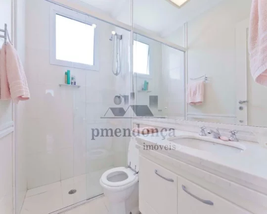 Imagem Cobertura duplex com armários. Piso inferior: Living para 02 ambientes, terraço, 03 dormitórios s...