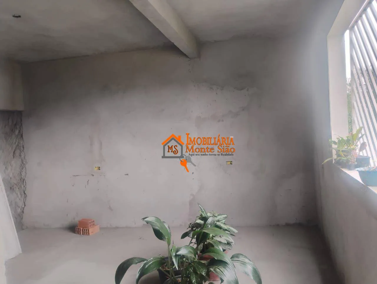 Imagem Sobrado à venda, 98 m² por R$ 243.999,00 - Água Chata - Guarulhos/SP