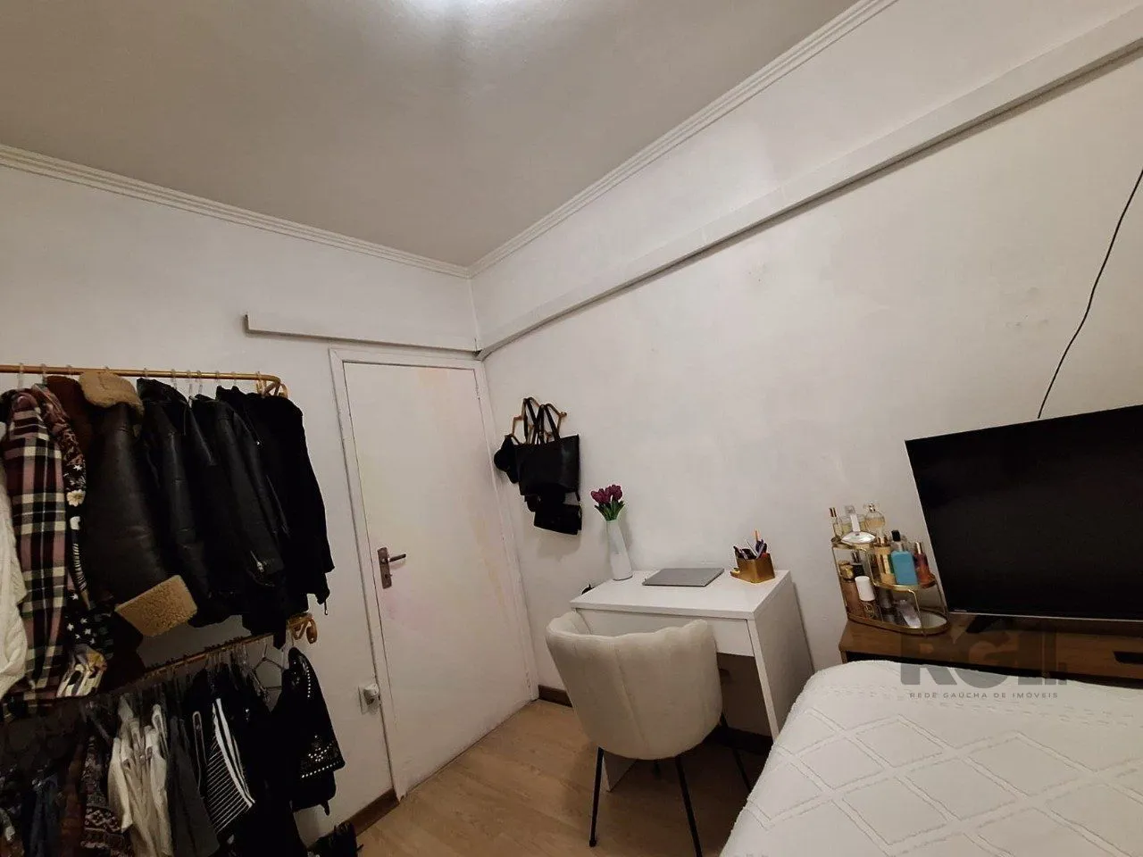Imagem Apartamento de quatro dormitórios e uma vaga de garagem no bairro Bom Fim em Porto Alegre.