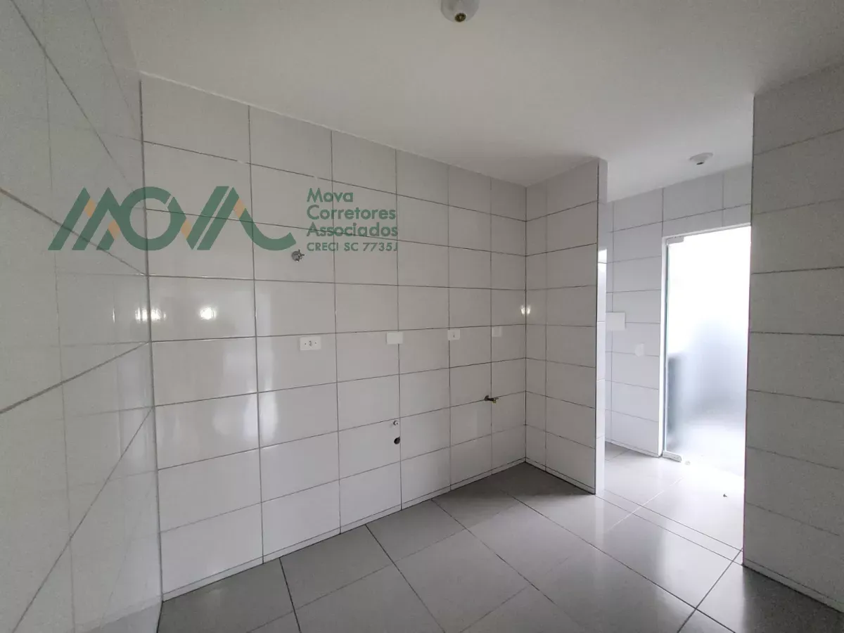 Imagem Casa de esquina, localizada no Balneário Farol do Itapoá II, com área construída de aproximadame...