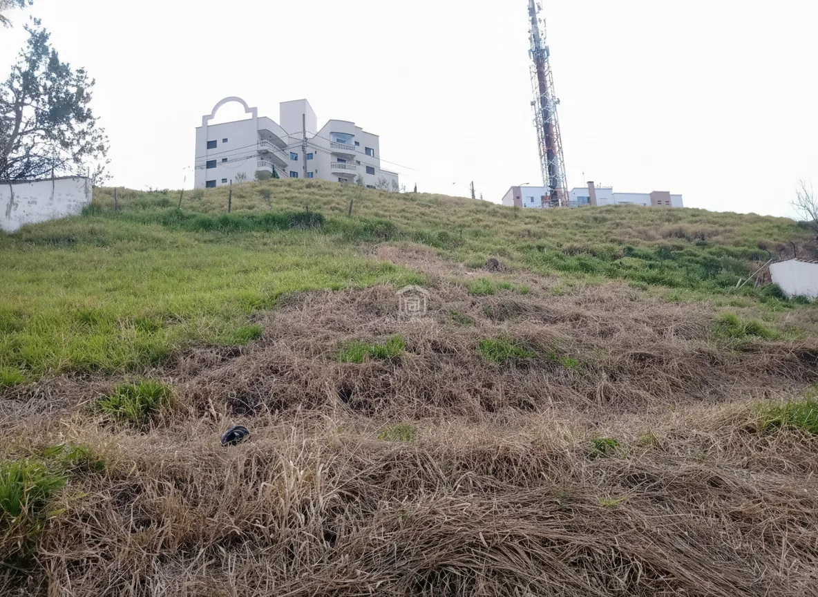 Imagem Terreno 600 m² à venda em Jardim Quisisana, Poços de Caldas