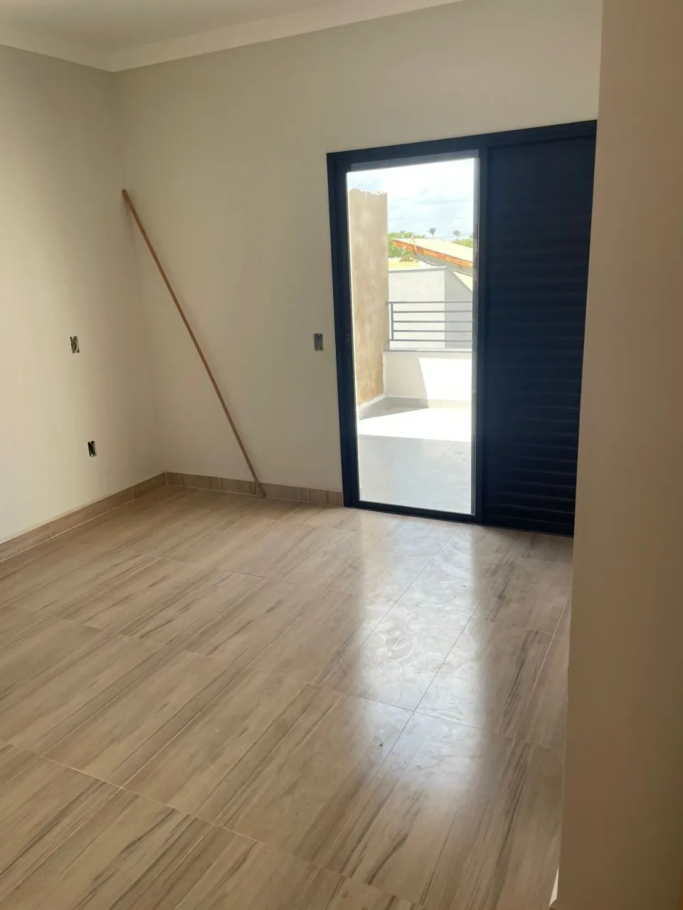Imagem Espetacular Casa à Venda em Porto Feliz-SP: 3 Quartos, 3 Suítes, 2 Salas, 4 Banheiros e 200m² de Área