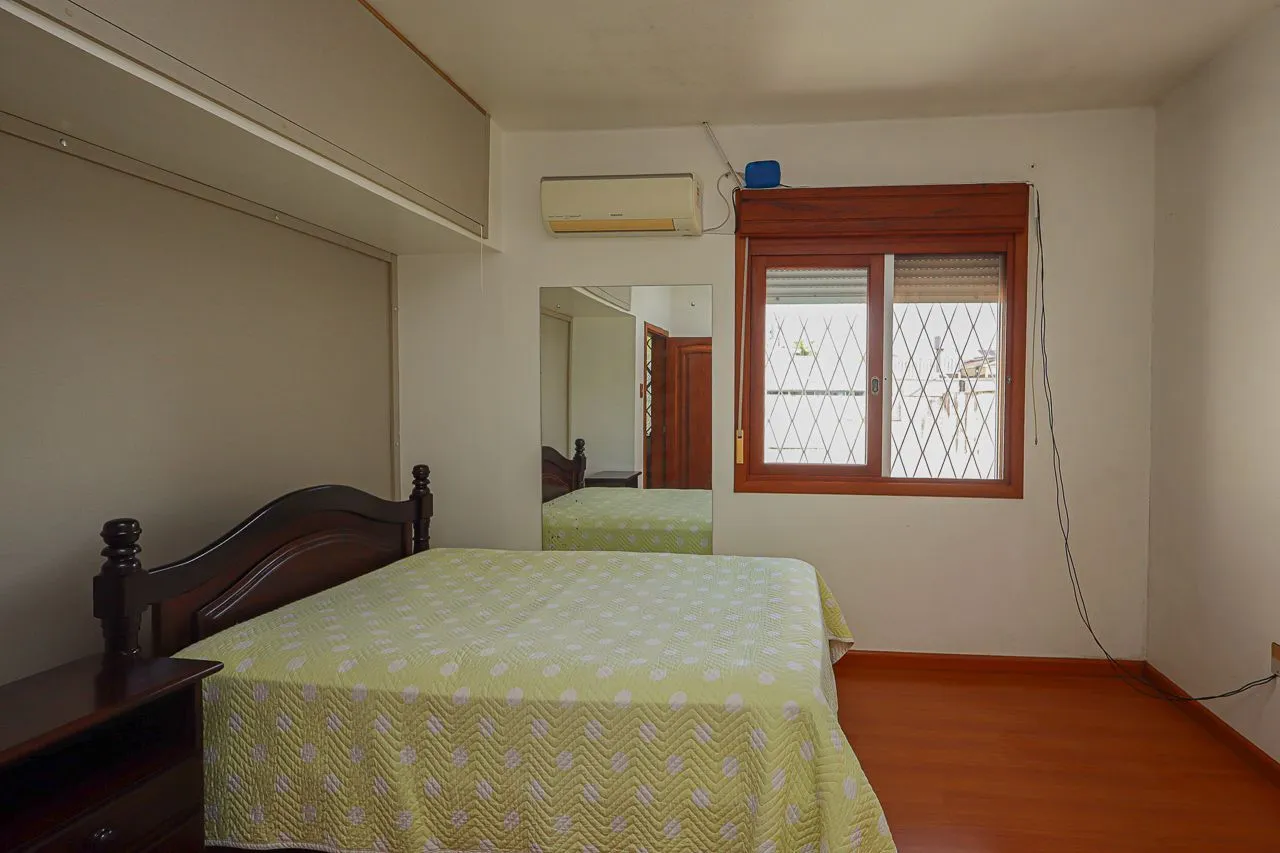 Imagem Casa à venda, 3 dormitórios, 316m², 4 vagas de garagem, Bairro São Geraldo