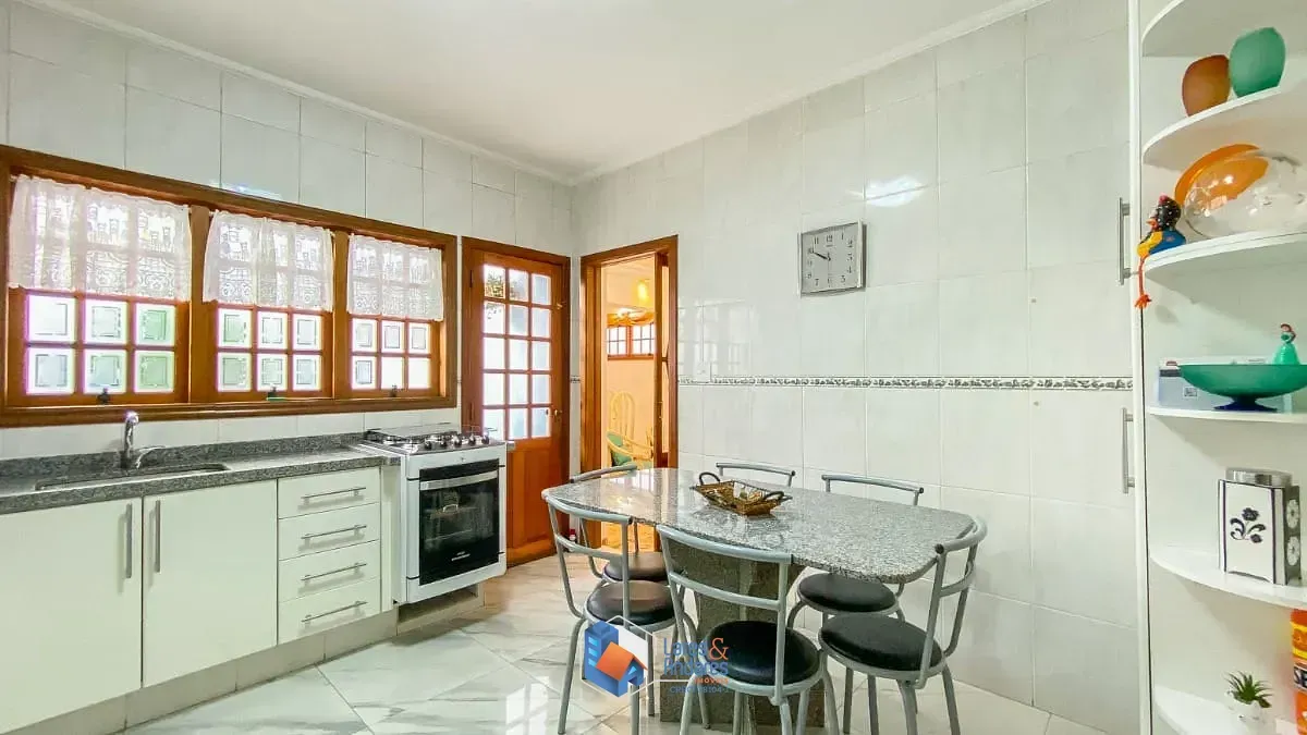Imagem Casa para venda em Cambuci com 5 quartos, sendo 3 suítes, 275m²