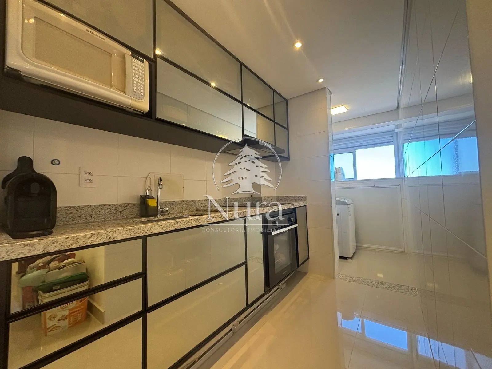Imagem Apartamento de 2 quartos, 65m² no bairro Embaré, em Santos