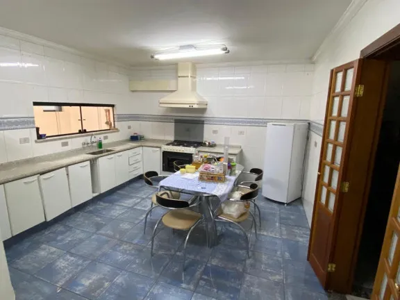 Sobrado com 2 Quartos à Venda, 177 m² em Campestre - Santo André