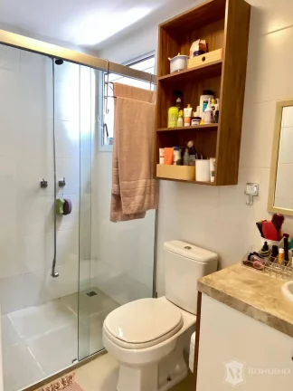 Imagem Casa sobrado em condomínio com 03 dormitório e quintal