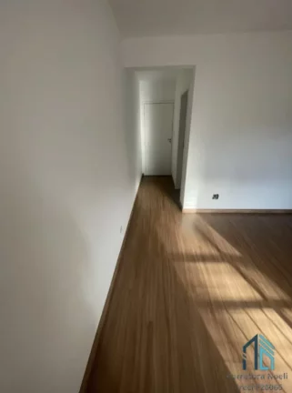 Imagem Apartamento recém reformado 02 quartos, vaga, bem localizado no Água Verde em Curitiba -PR