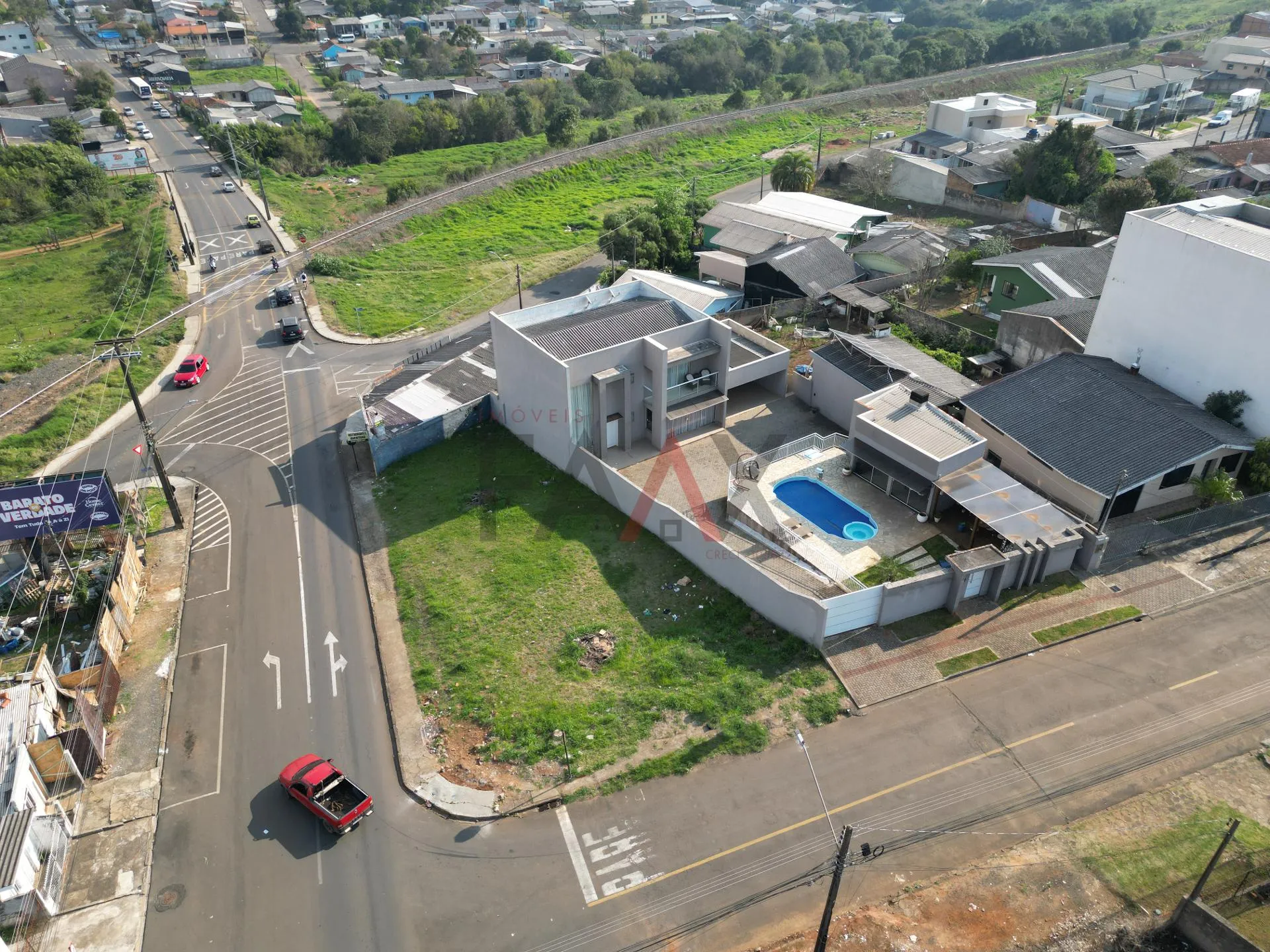 Imagem Ótimo terreno localizado em via de acesso com grande fluxo, esquina