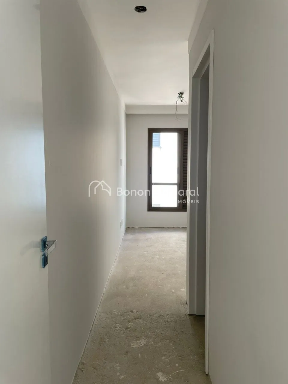 Imagem Casa em Condomínio Exclusivo no Parque das Universidades - Design Moderno e 3 Suítes ao lado da PUC