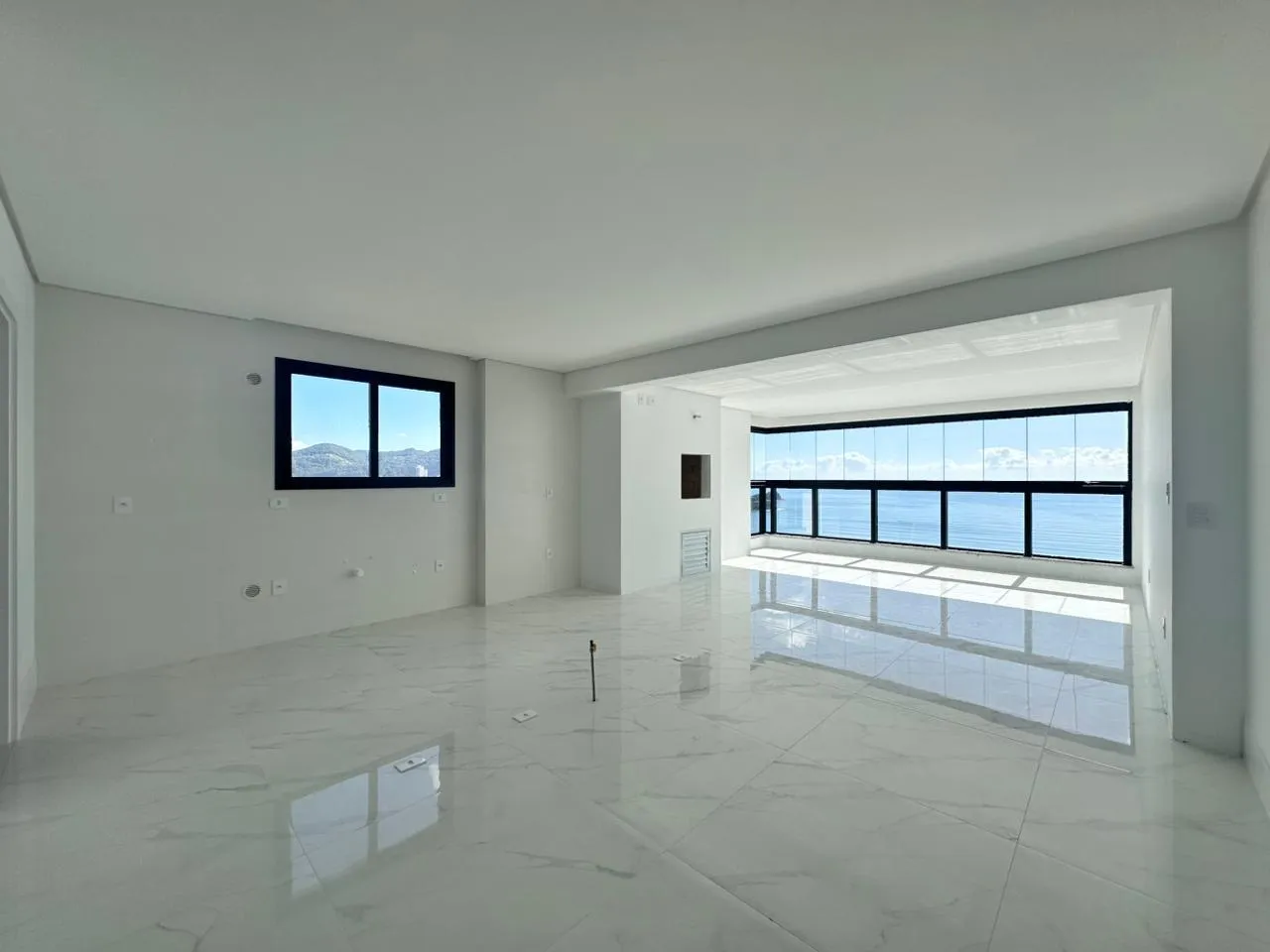 Imagem Apartamento com vista para o mar à venda com 208m2 por R$ 5.700.000,00