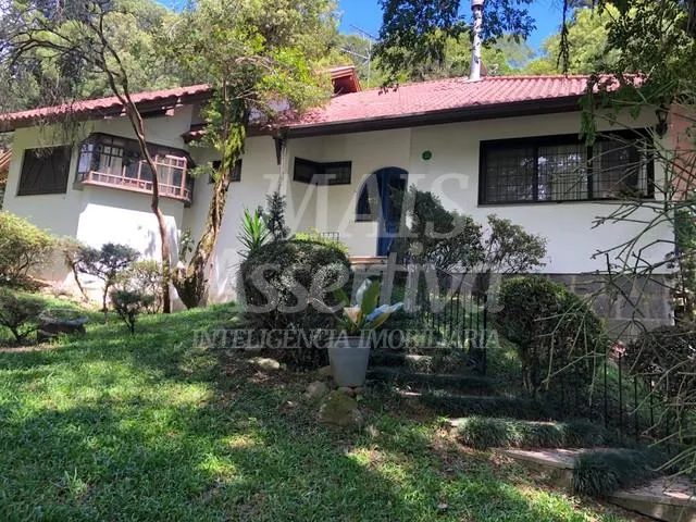 Imagem CASA PARA VENDA EM CANELA COM AMPLO TERRENO DE 1889 M²