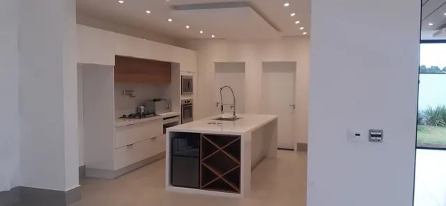 Imagem Imponente Casa no Condomínio Saint Patrick