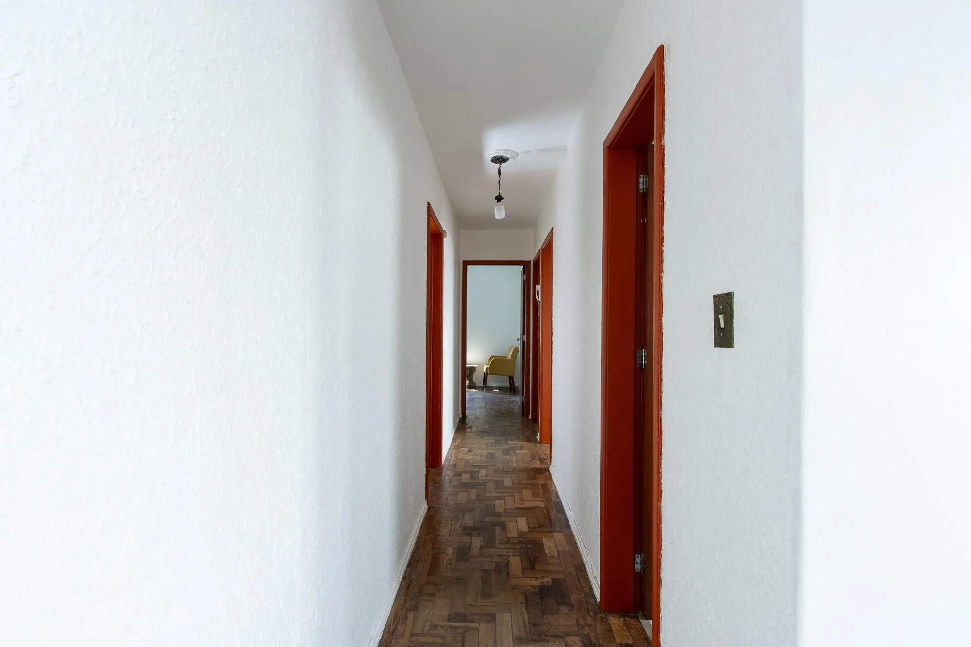 Imagem APARTAMENTO 4 QUARTOS DESOCUPADO - BAIRRO MENINO DEUS