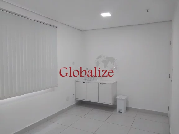 Imagem Sala comercial de 80,00 m² no Boqueirão, Santos-SP! Espaço com 4 salas, 2 banheiros, 1 vaga de garagem e 4 aparelhos de ar condicionado.