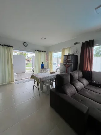 Imagem Casa para locação temporada em Guaratuba com Piscina para 8 pessoas (disponível para ano novo)