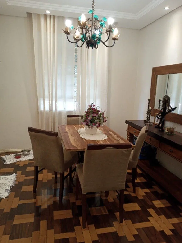Imagem Casa para Venda - 384m², 3 dormitórios, sendo 1 suites, 3 vagas - Teresópolis