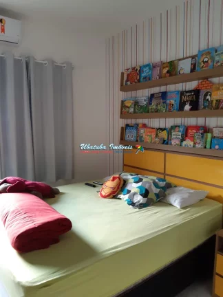Imagem Excelente casa com piscina em condomínio fechado com 03 suítes