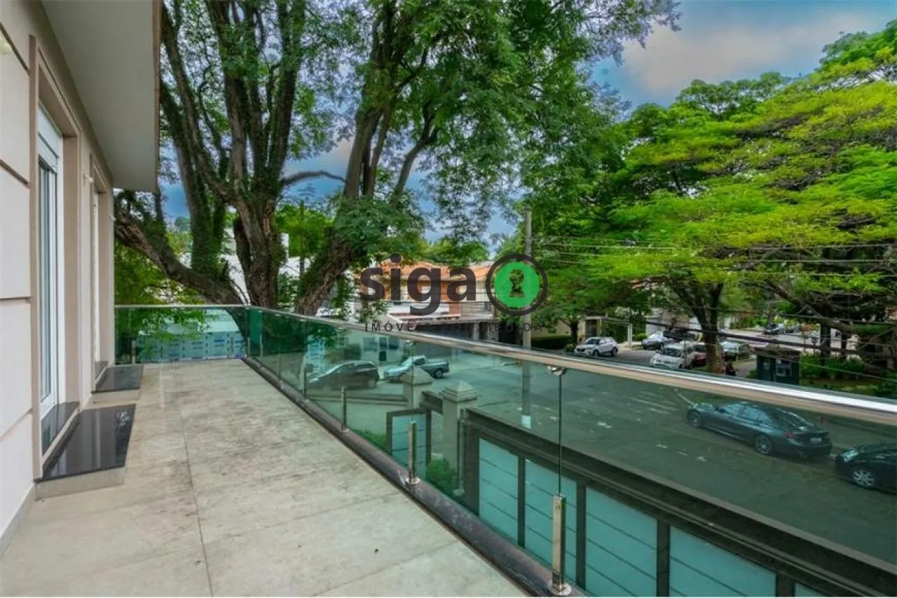 Imagem Linda casa nos Jardins à venda de 724m2 área construída, 4 suítes 3 vagas de garagem