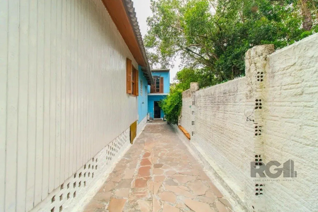 Imagem Casa para Venda - 251m², 5 dormitórios, 3 vagas - Nonoai