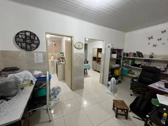Imagem Casa em Rua Pública c/ Quintal Amplo | Confira Detalhes!