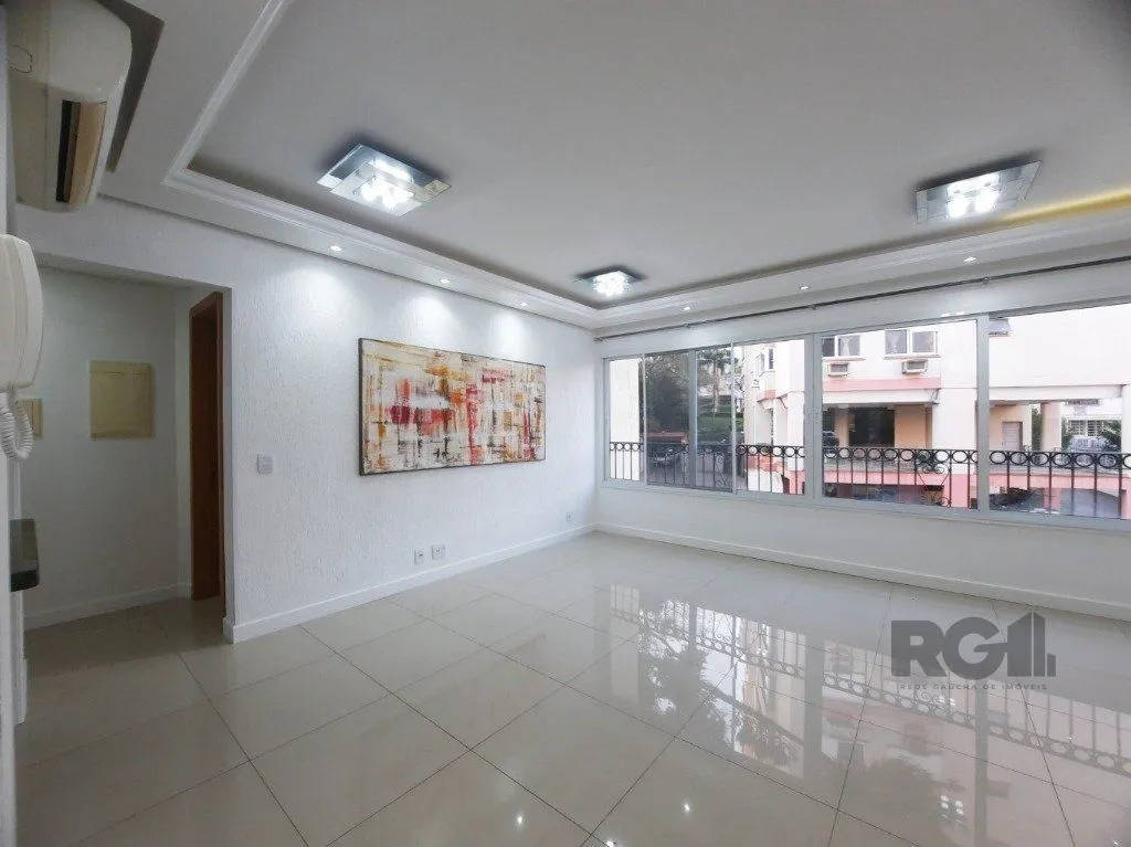 Imagem Vende-se apartamento impecável 2 quartos com suíte, 2 vagas cobertas, próximo da PUCRS - 80m² - Jardim Botânico
