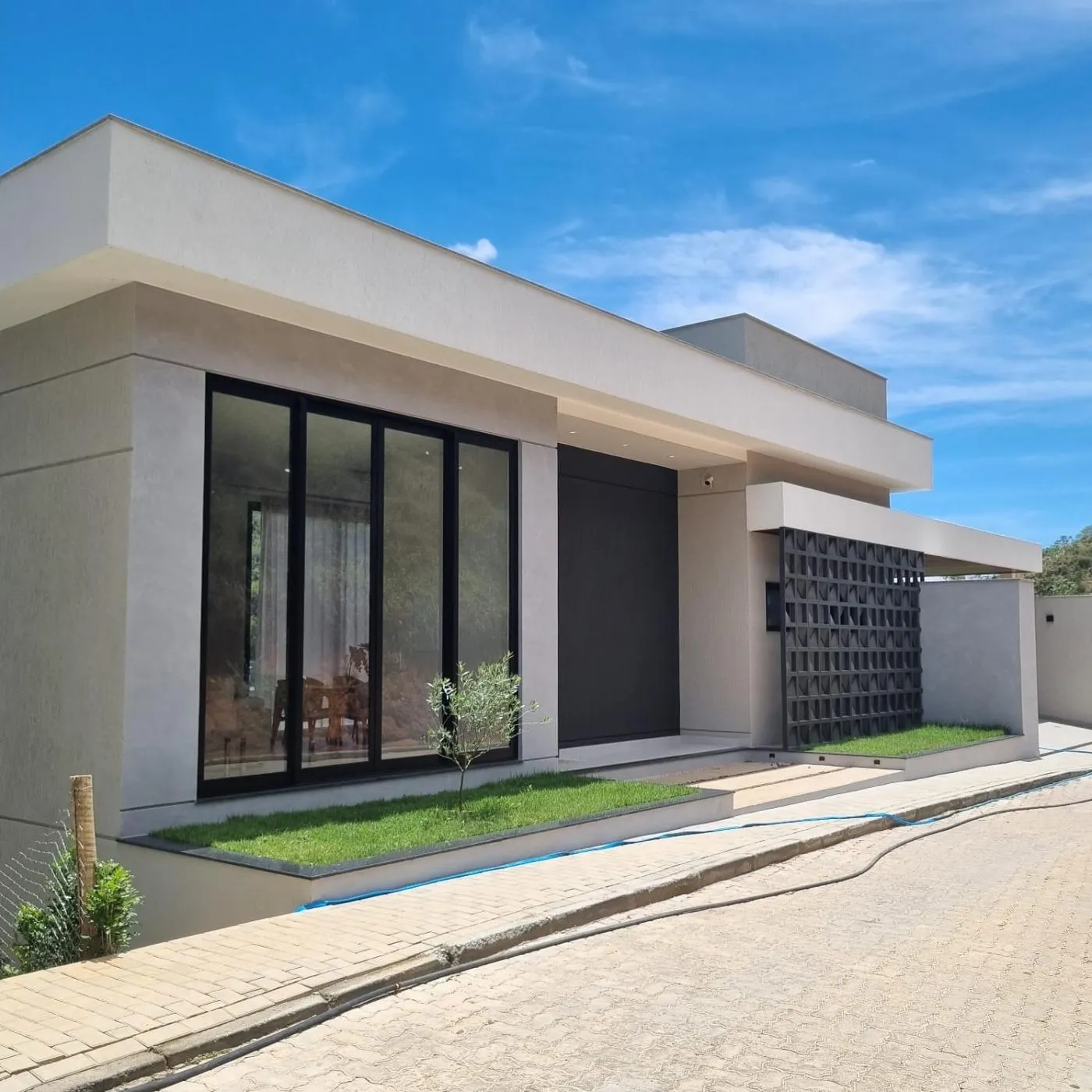 Foto do imóvel Casa em Condomínio para Venda em Areal / RJ em Estrada do Sítio Canto Alegre